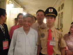 Vệ sỹ Võ Đường Ngọc Hòa bảo vệ Đ/c nguyên tổng bí thư Lê Khả Phiêu(2008)